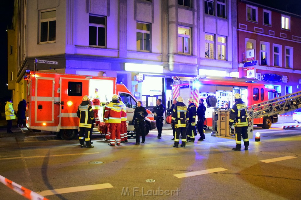 Einsatz BF Koeln Muelheim Formesstr Deutz Muelheimesrtr P077.JPG - Miklos Laubert